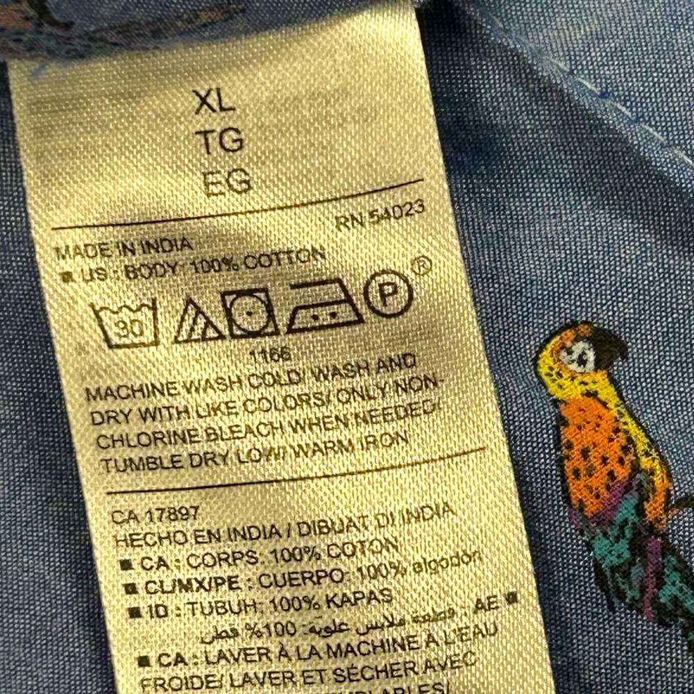Old Navy Womens Chambray Button Down Shirt XL Cotton Tropical Parrots Resort AOP - Picture 6 of 8